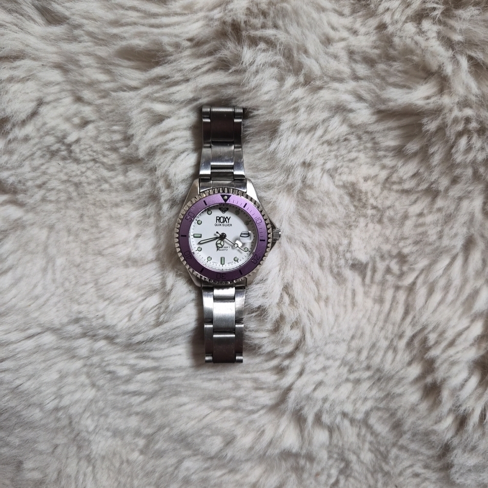 Roxy QUICKSILVER Watch Stainless Steel Dive Watch 10 ATM Silver Tone Purple ✨️💫
